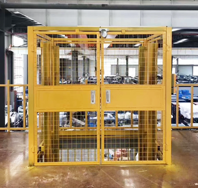 定南智能导轨式升降机亮相